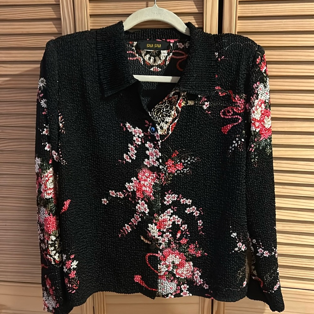Bala Bala Vintage Crinkle Floral Button Up
